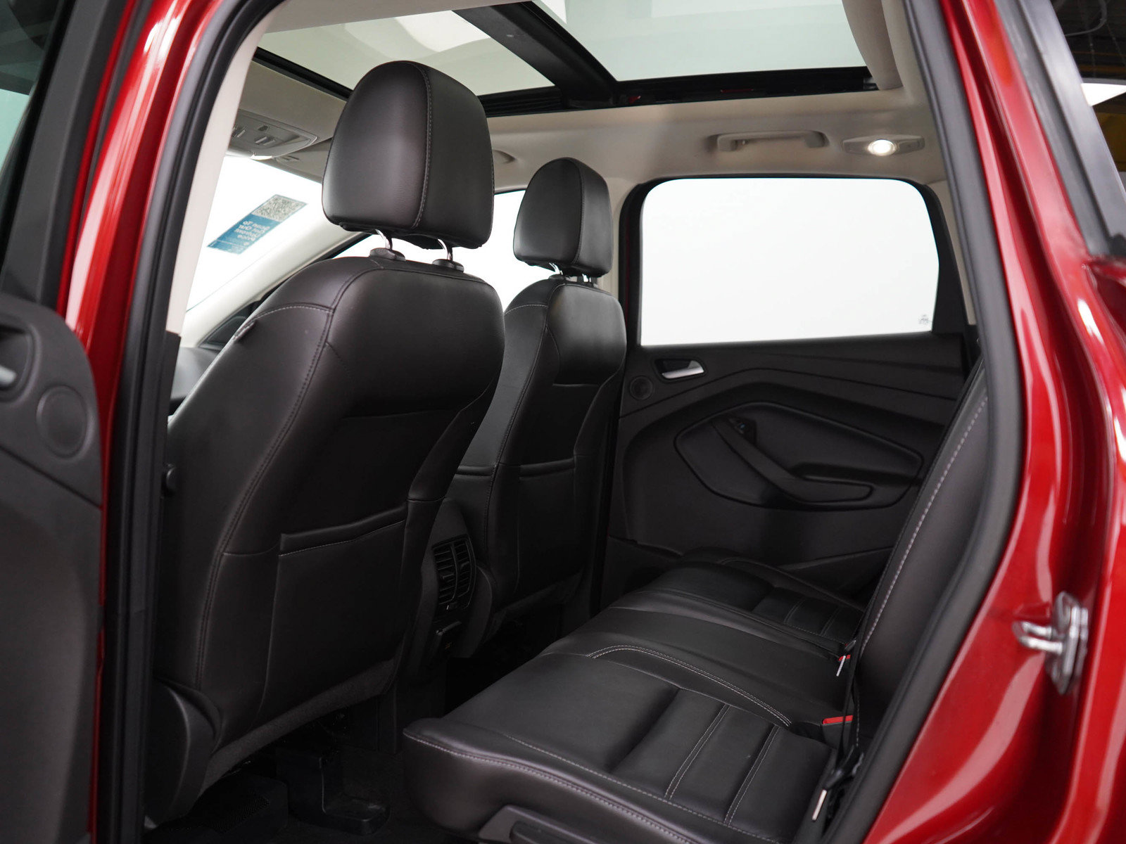 Used 2017 Ford Escape SE w/ SE Leather Comfort Package AWD/4WD image 17