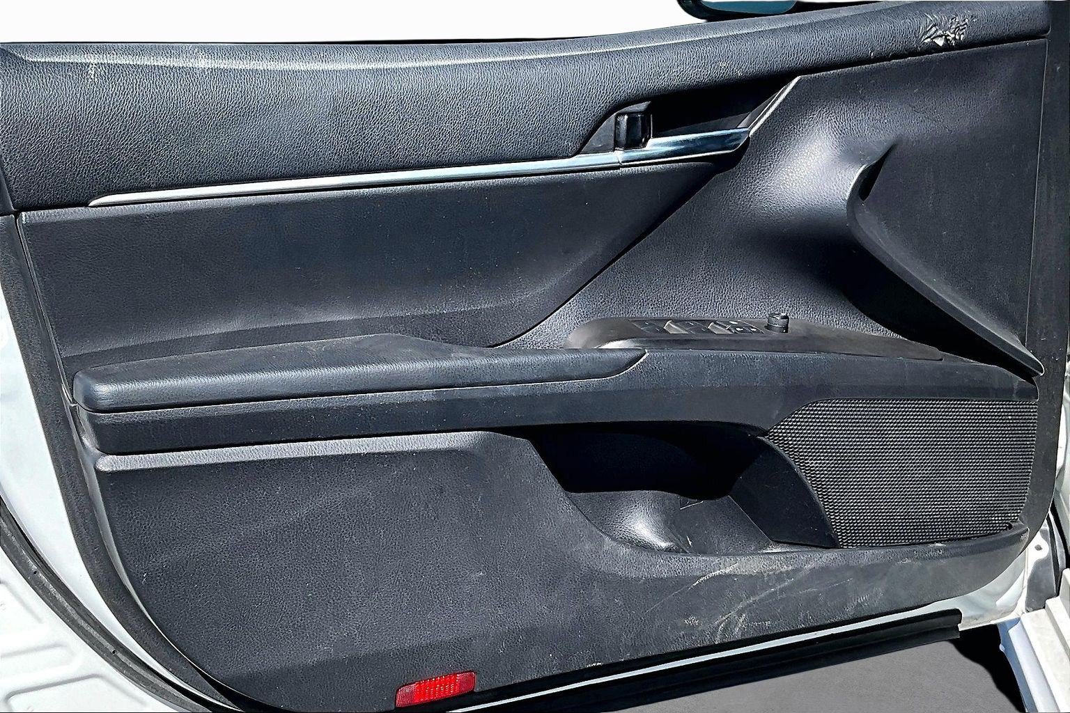 Used 2022 Toyota Camry SE w/ Audio Upgrade Package FWD image 17