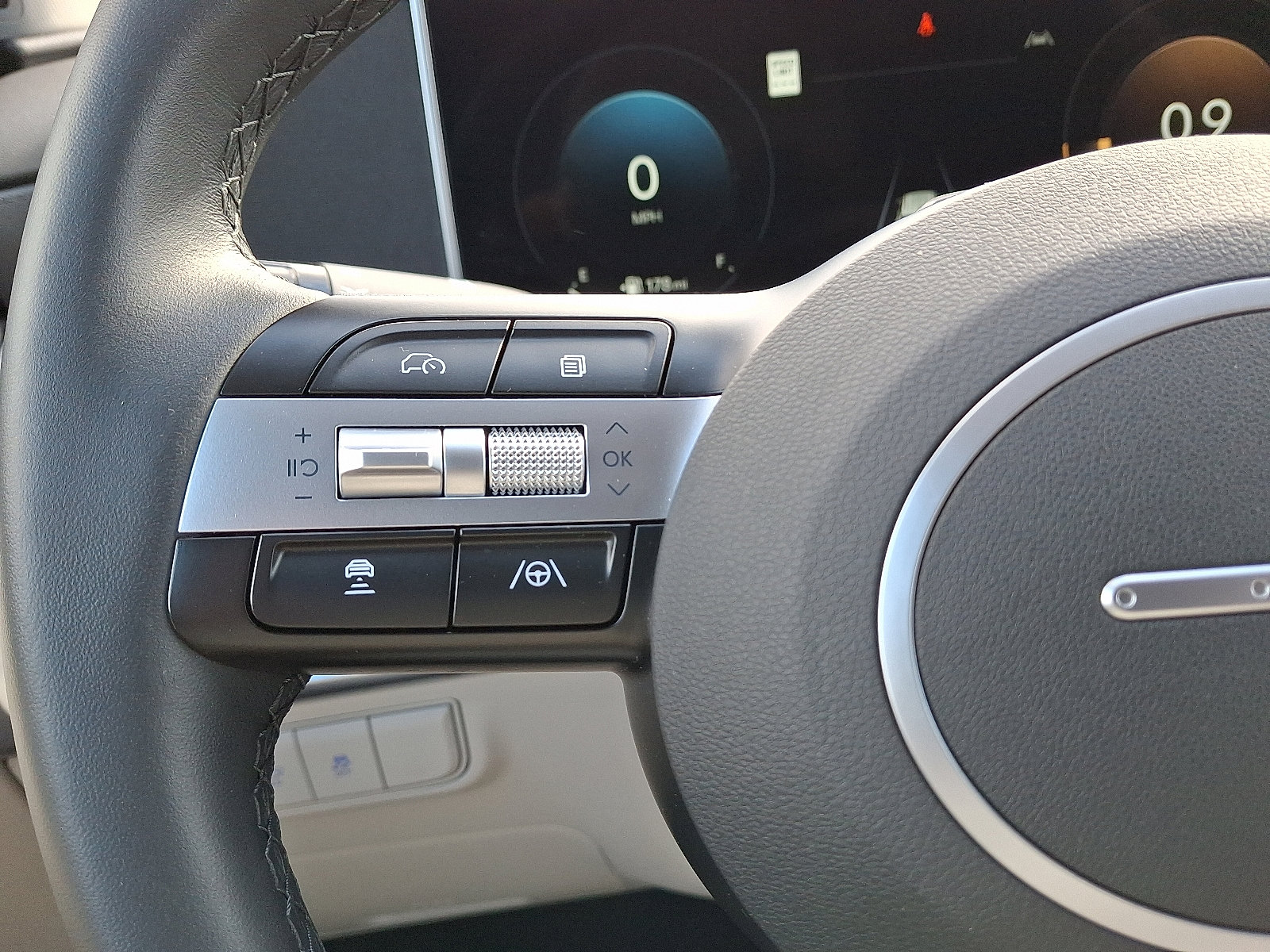 Certified 2025 Hyundai Tucson SEL image 22