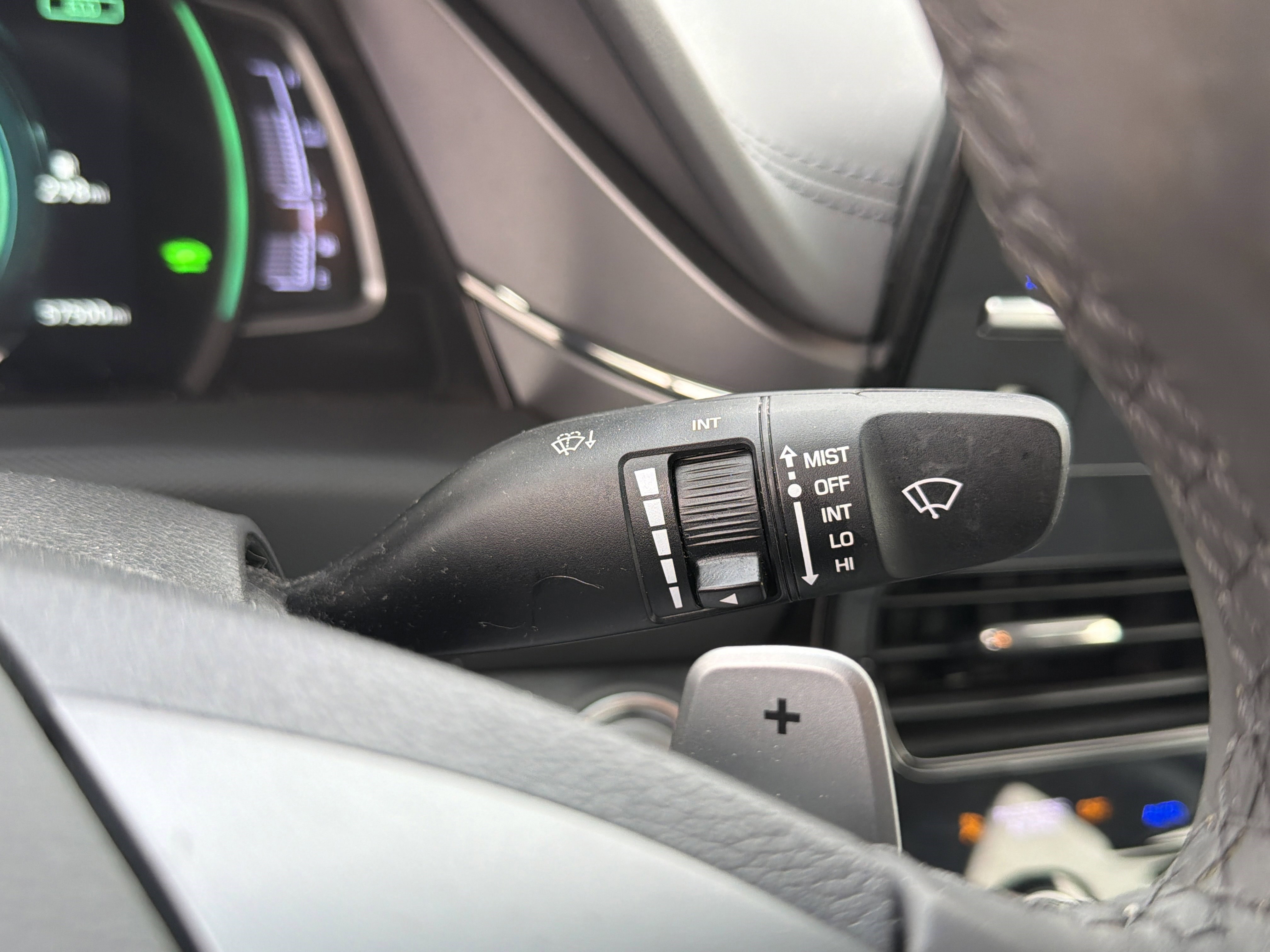 Used 2022 Hyundai Ioniq SE image 32