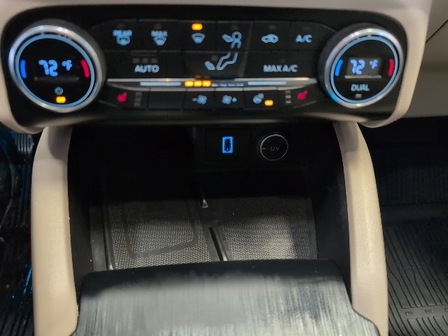 Used 2020 Ford Escape Titanium image 21