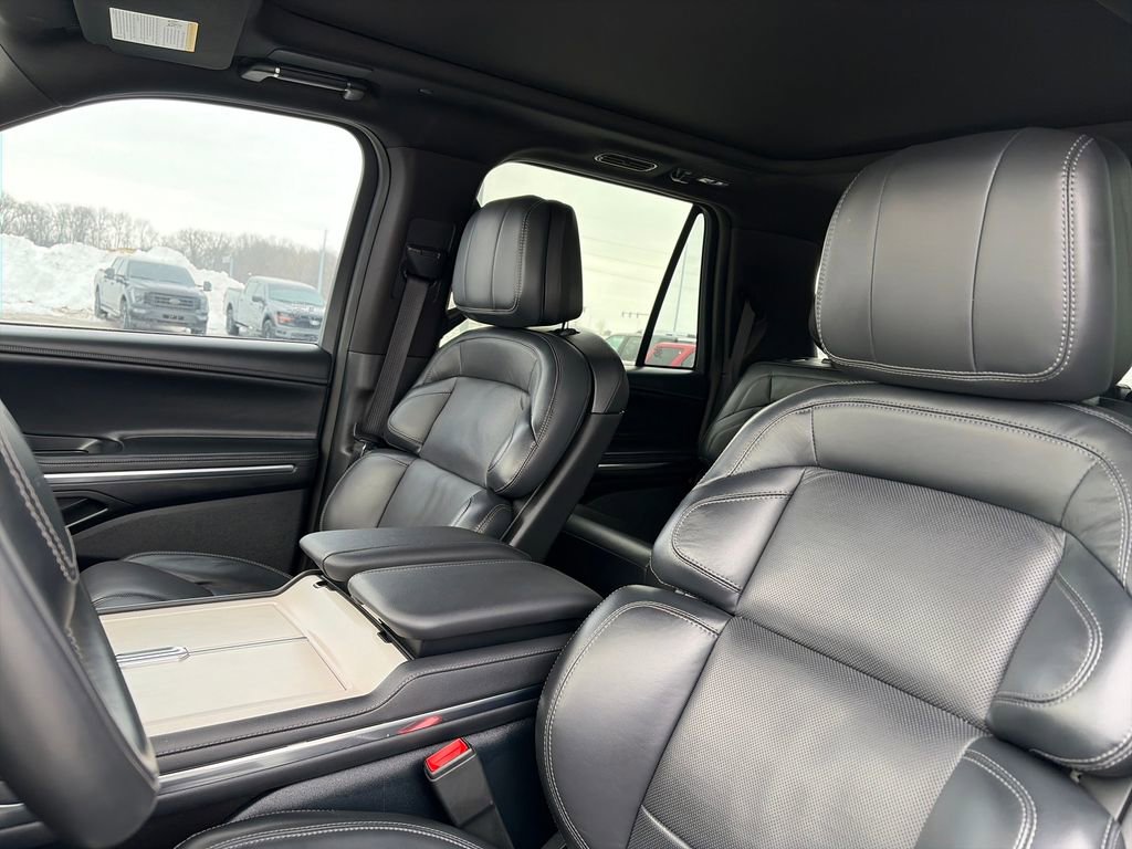 Used 2025 Lincoln Navigator L Reserve w/ Jet Appearance Package AWD/4WD image 15