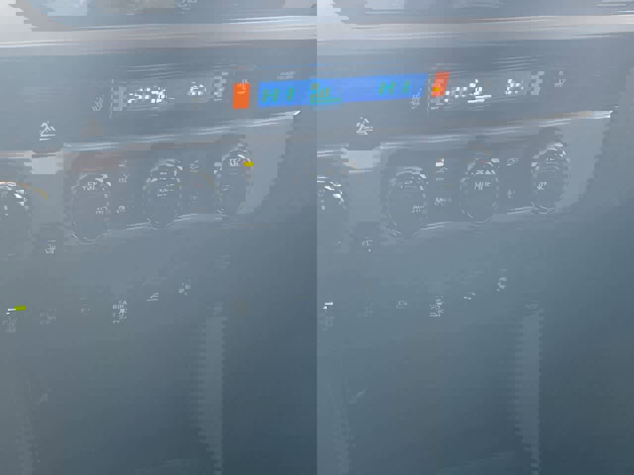 Used 2022 Toyota Tacoma Limited image 19