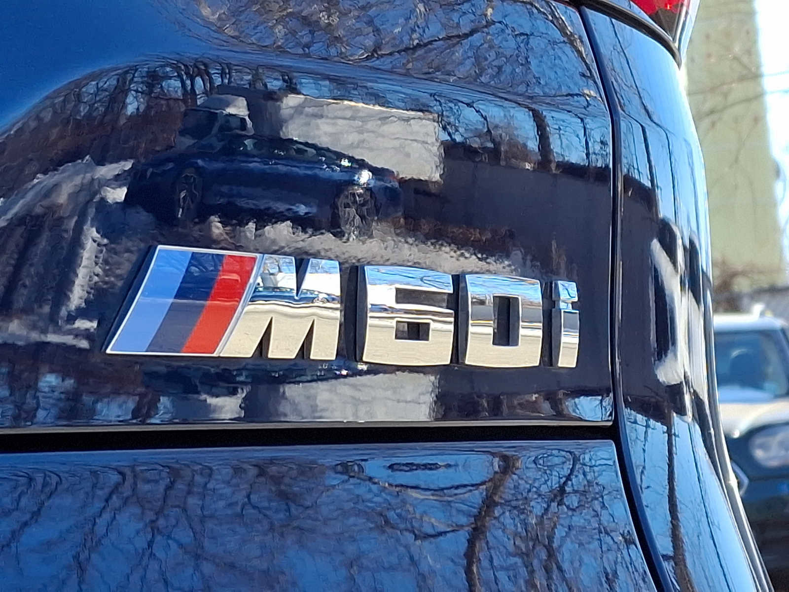 Used 2025 BMW X5 M60i w/ Executive Package image 35