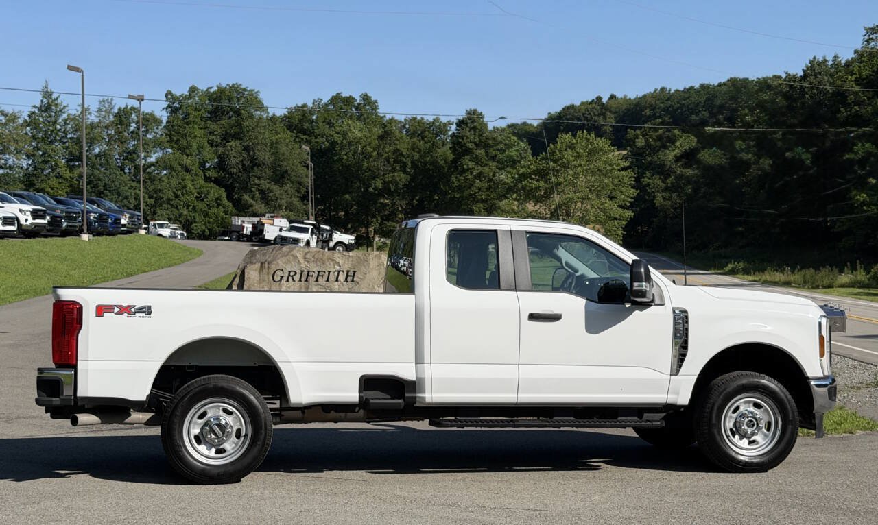 Used 2024 Ford F250 XL w/ FX4 Off-Road Package AWD/4WD image 2