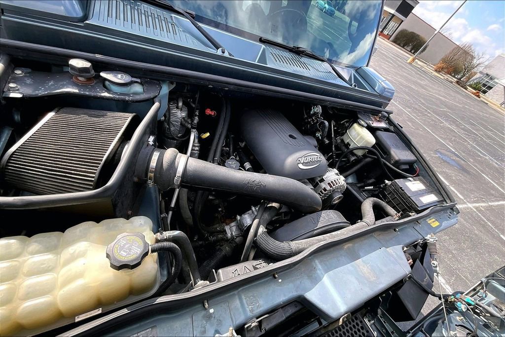 Used 2005 HUMMER H2 SUT w/ Preferred Equipment Group image 10