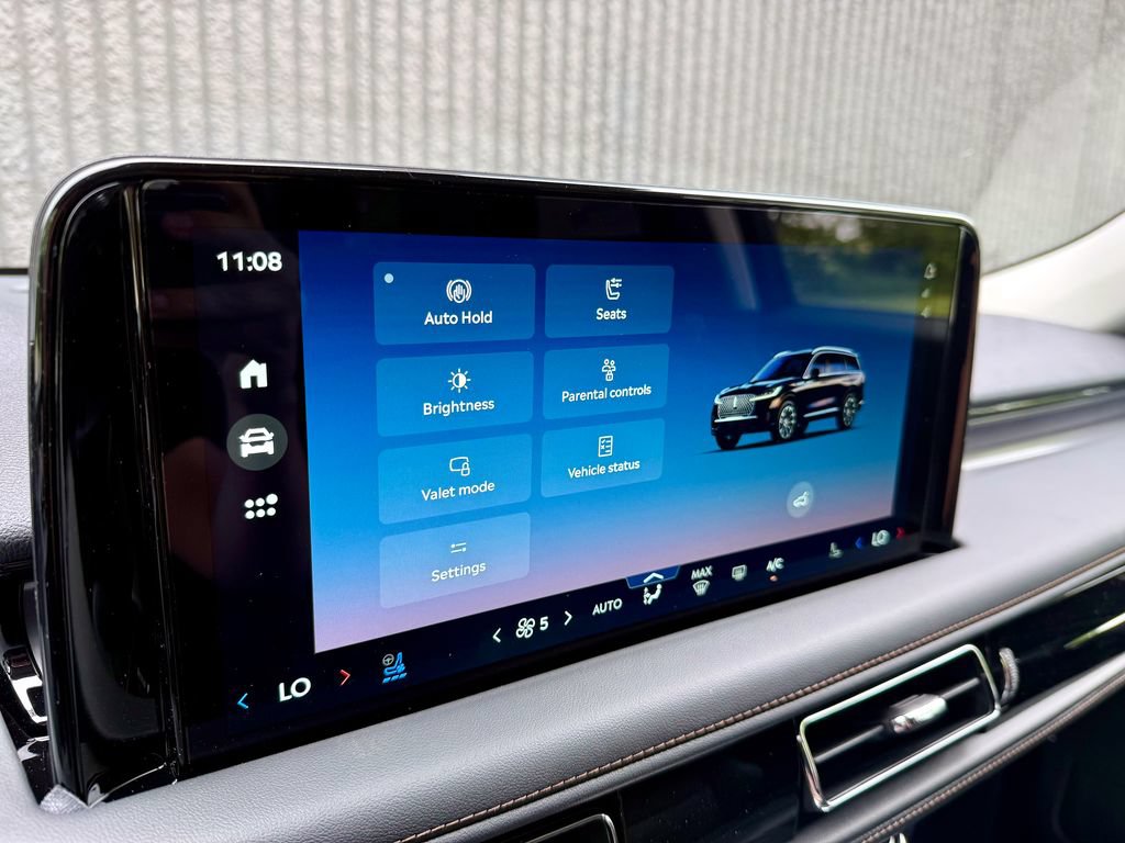 New 2026 Lincoln Aviator AWD image 36