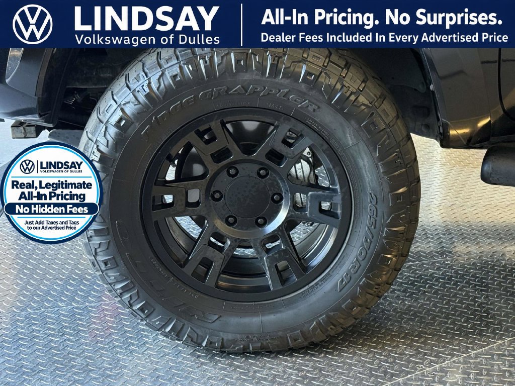 Used 2017 Toyota Tacoma TRD Sport w/ Tow Package (A/T) AWD/4WD image 7