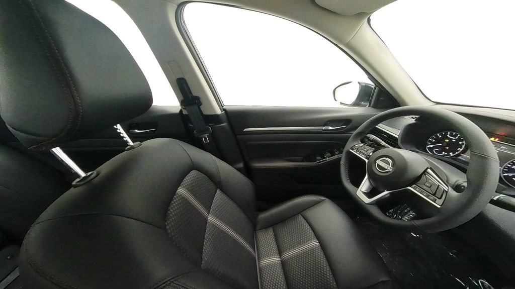 Used 2024 Nissan Altima 2.5 SR image 24