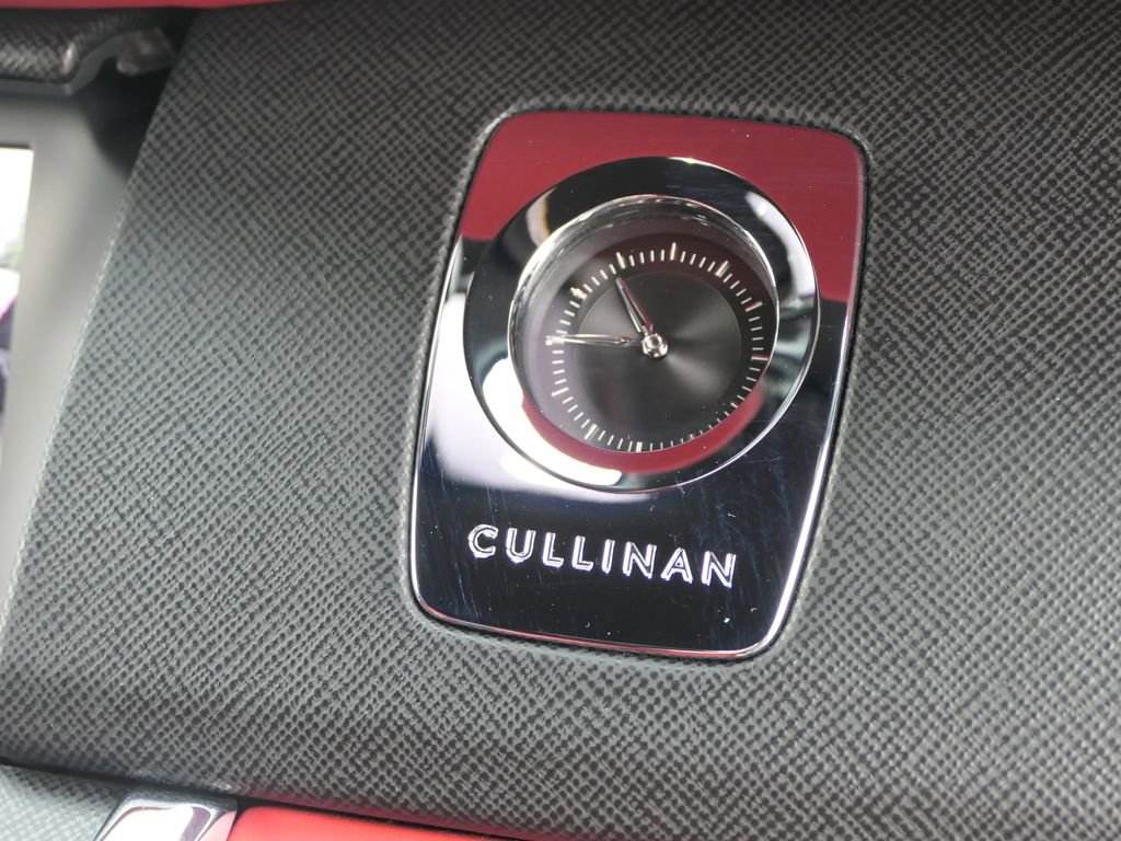 Used 2022 Rolls-Royce Cullinan AWD/4WD image 32