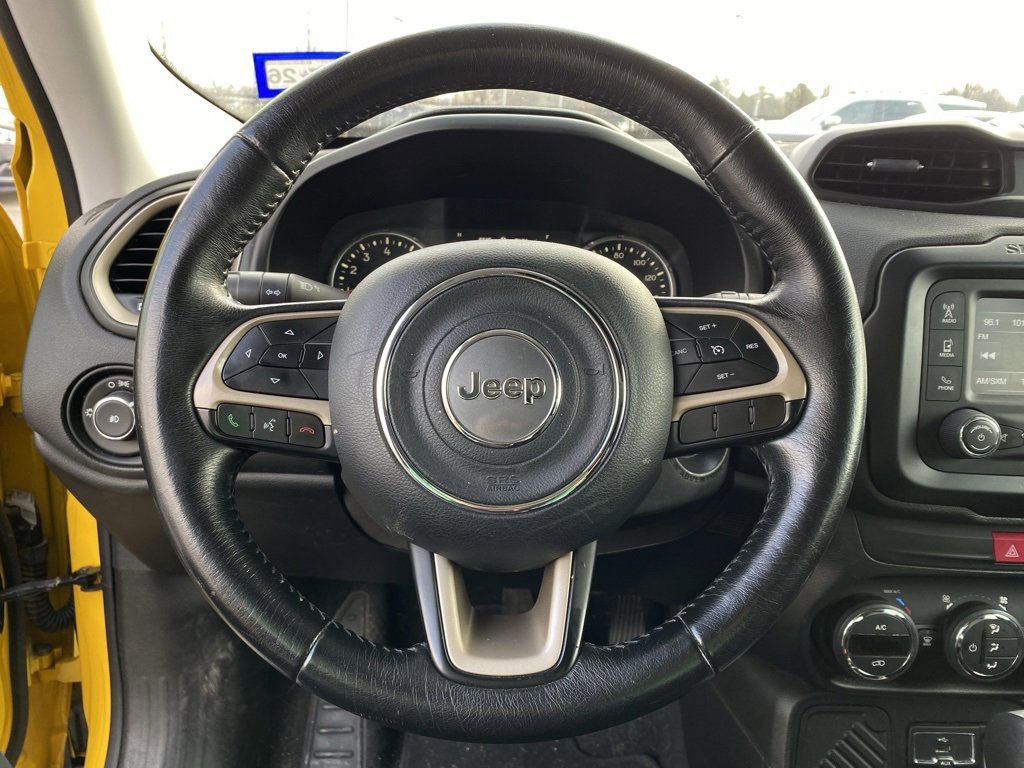 Used 2016 Jeep Renegade Latitude w/ Popular Equipment Group image 12