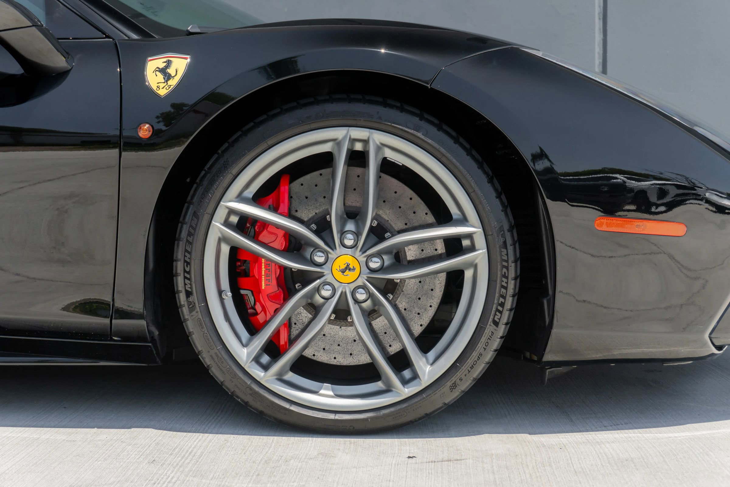 Used 2018 Ferrari 488 GTB RWD image 42