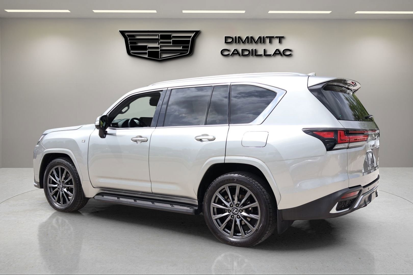 Used 2024 Lexus LX 600 F Sport AWD/4WD image 3