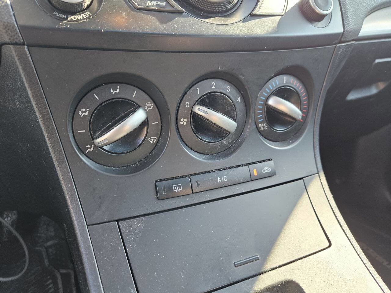 Used 2012 MAZDA MAZDA3 i Touring image 19