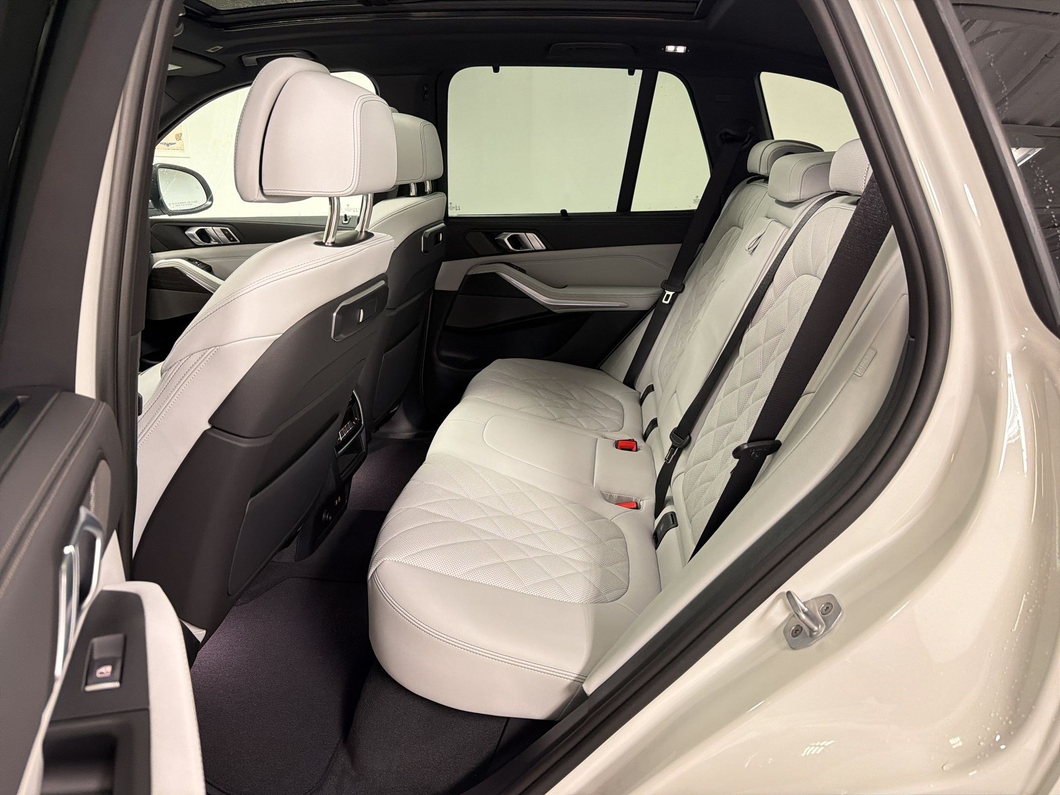New 2026 BMW X5 sDrive40i w/ Climate Comfort Package RWD image 14