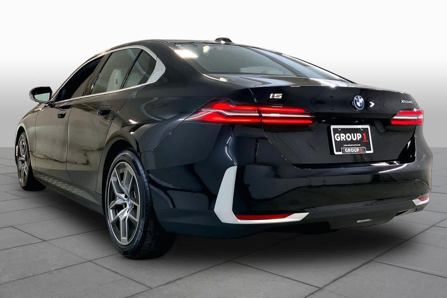Used 2025 BMW i5 xDrive40 w/ Premium Package AWD/4WD image 11