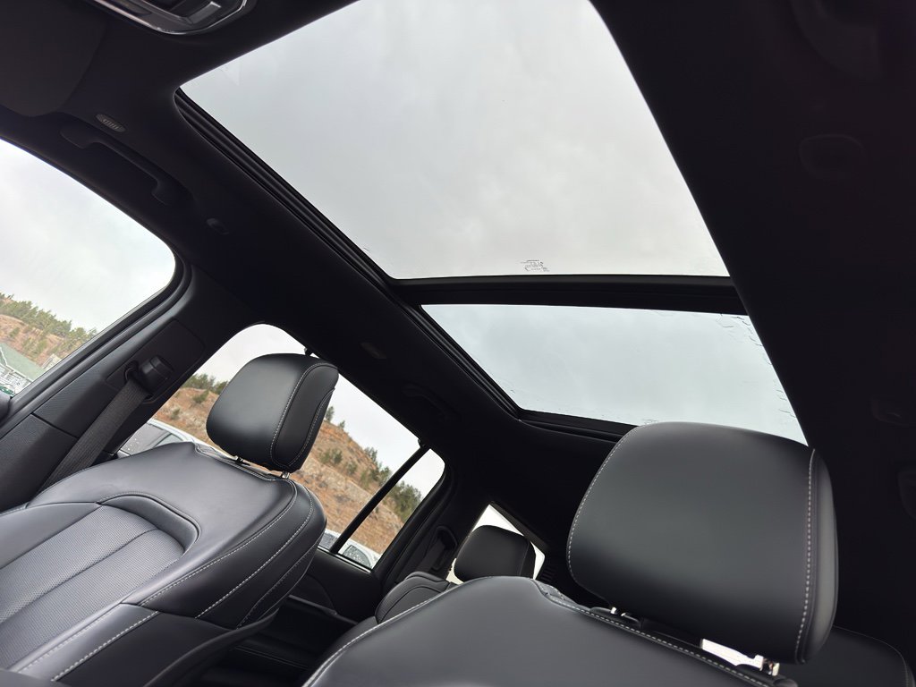 Used 2024 Jeep Grand Cherokee L Limited w/ Luxury Tech Group II image 23