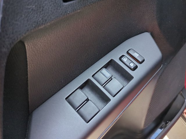 Used 2016 Toyota RAV4 LE FWD image 9