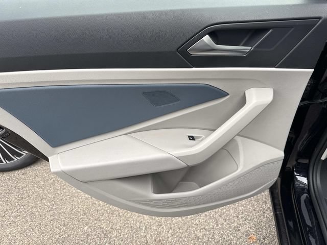 New 2025 Volkswagen Jetta SE FWD image 9