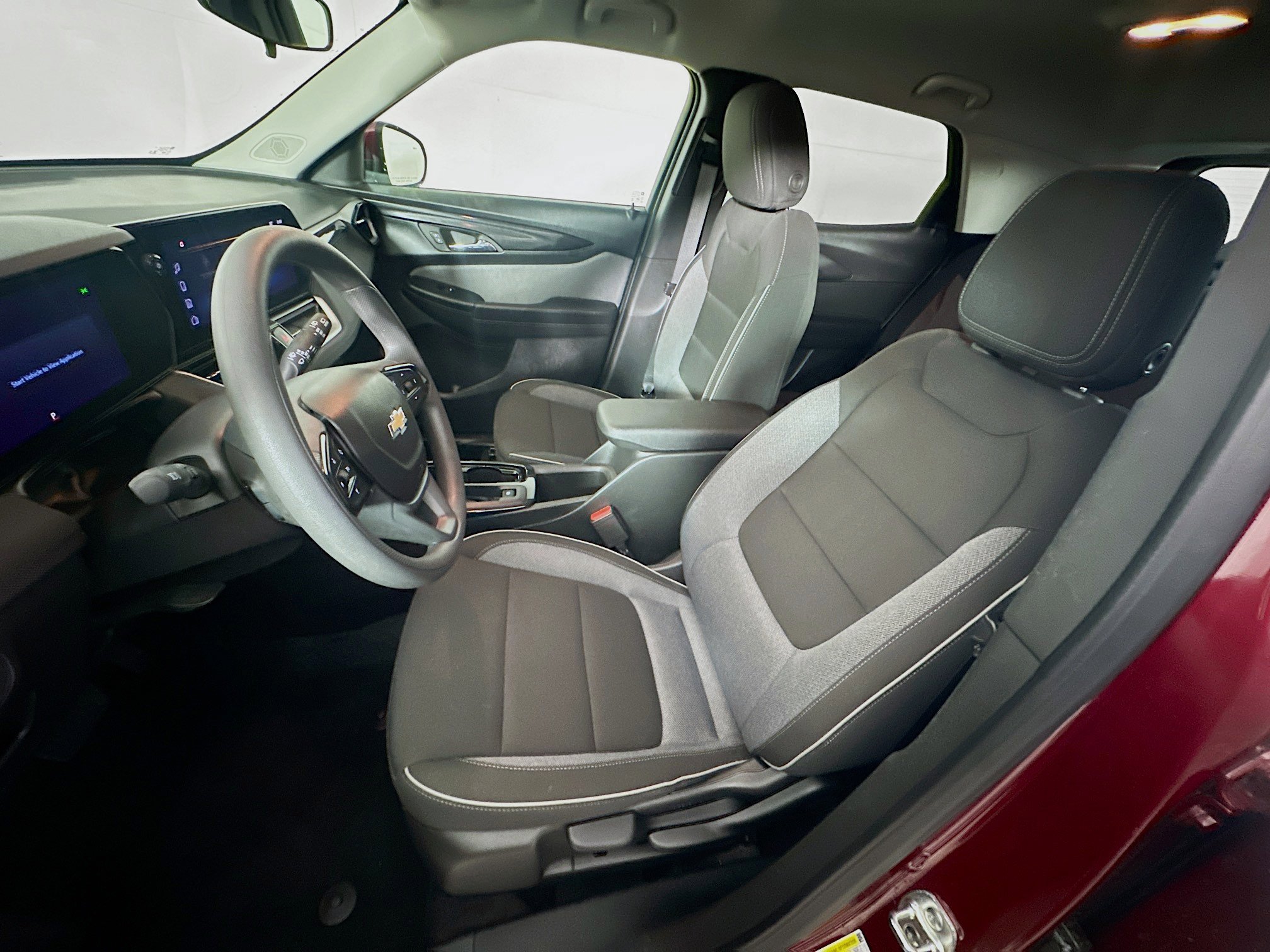 Used 2025 Chevrolet TrailBlazer LT w/ Driver Confidence Package image 13