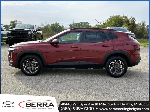 Certified 2024 Chevrolet Trax LT w/ Driver Confidence Package FWD image 2