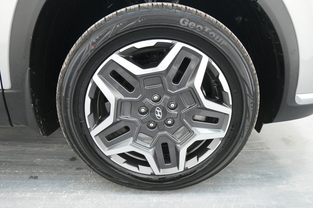 Used 2023 Hyundai Santa Fe Limited w/ Cargo Package image 11