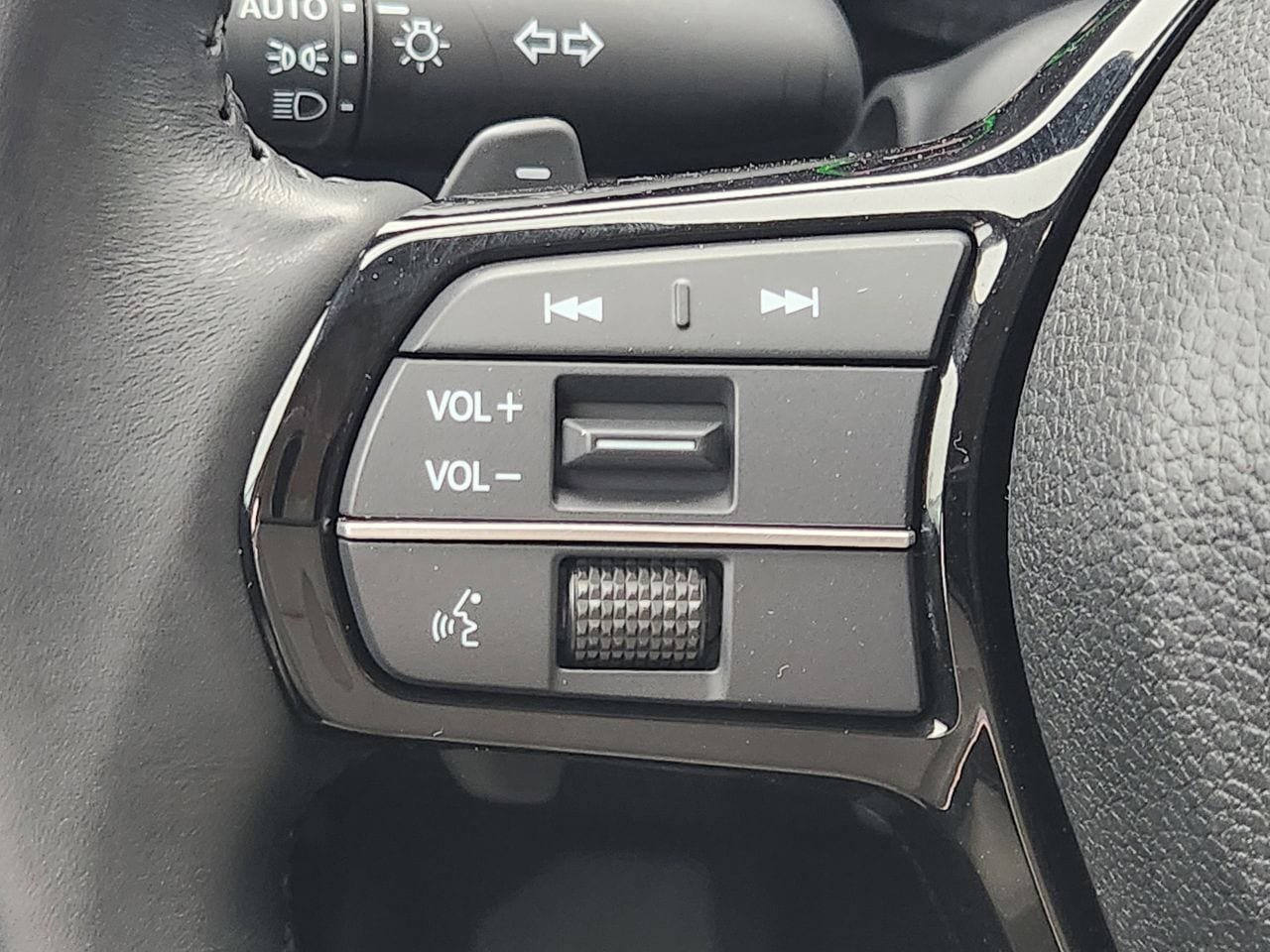 Certified 2023 Honda Accord Touring image 27