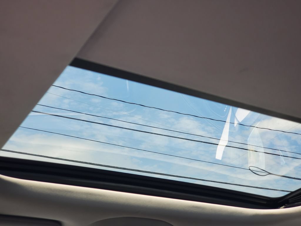 Used 2018 Chrysler Pacifica Limited FWD image 26