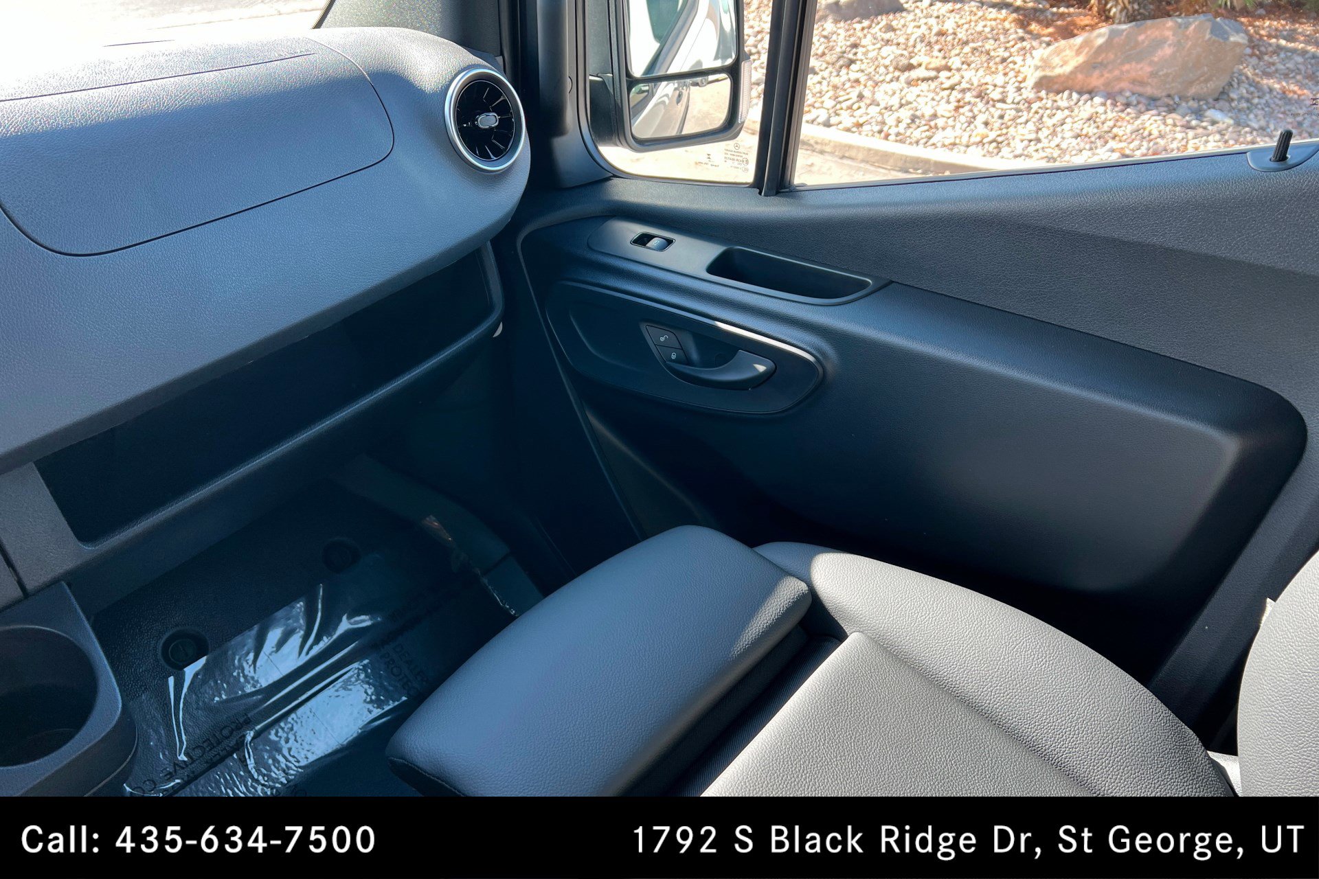 Used 2025 Mercedes-Benz Sprinter 2500 image 10