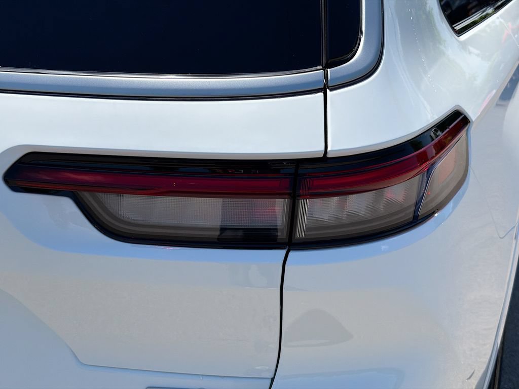 New 2026 Jeep Grand Cherokee L Summit AWD/4WD image 11