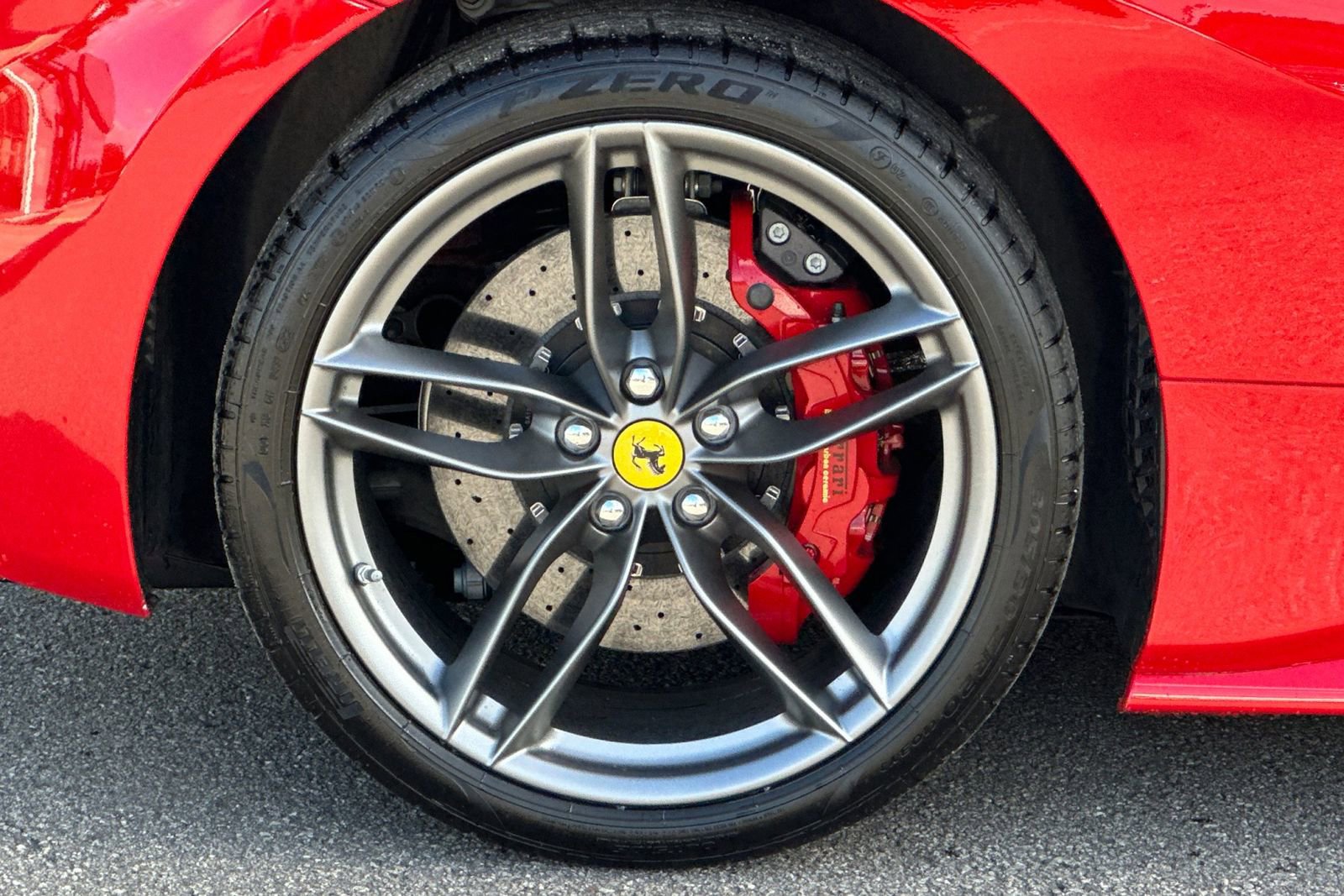 Used 2017 Ferrari 488 Spider RWD image 40