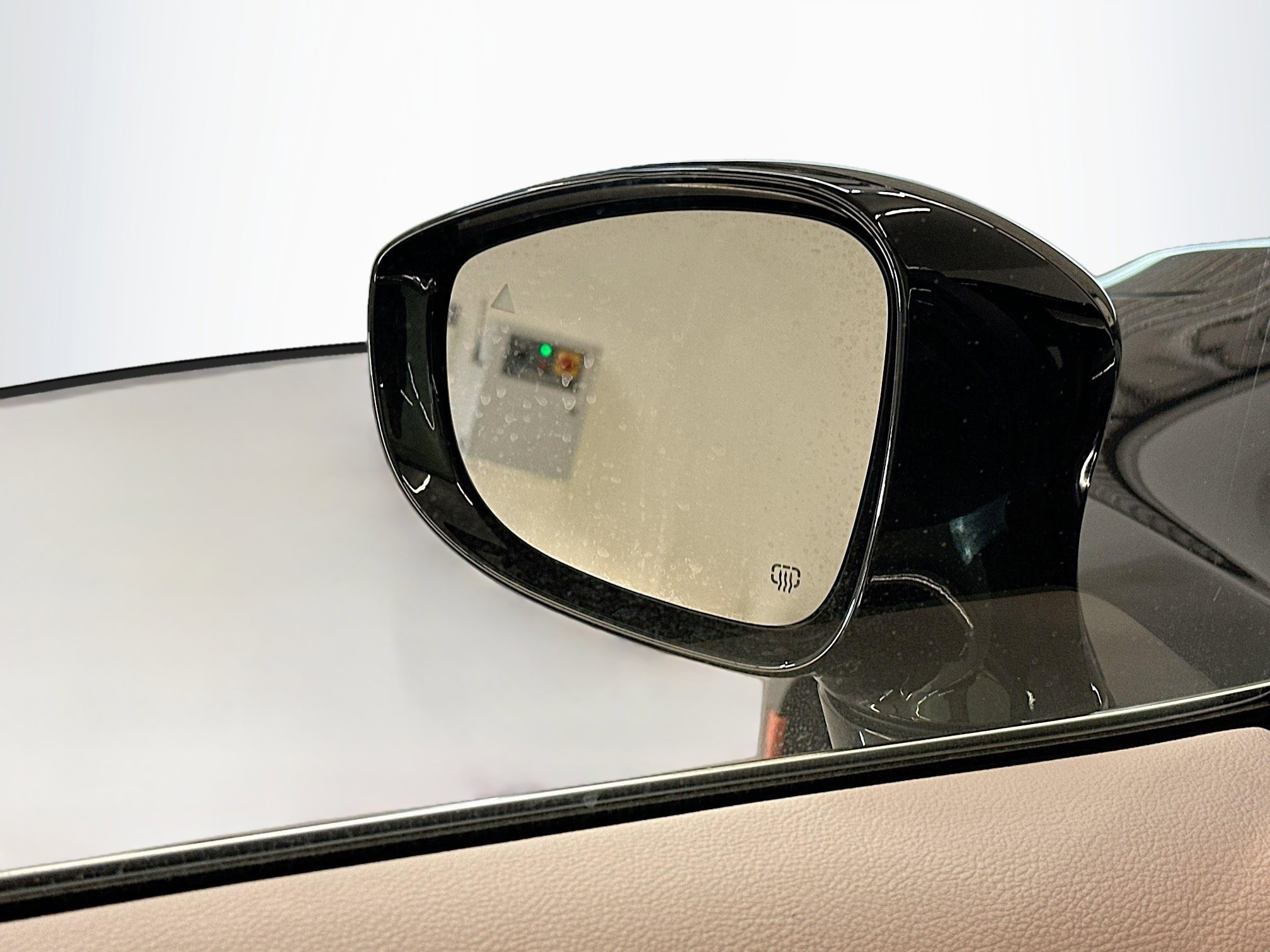 Used 2024 Chrysler Pacifica Touring-L image 16