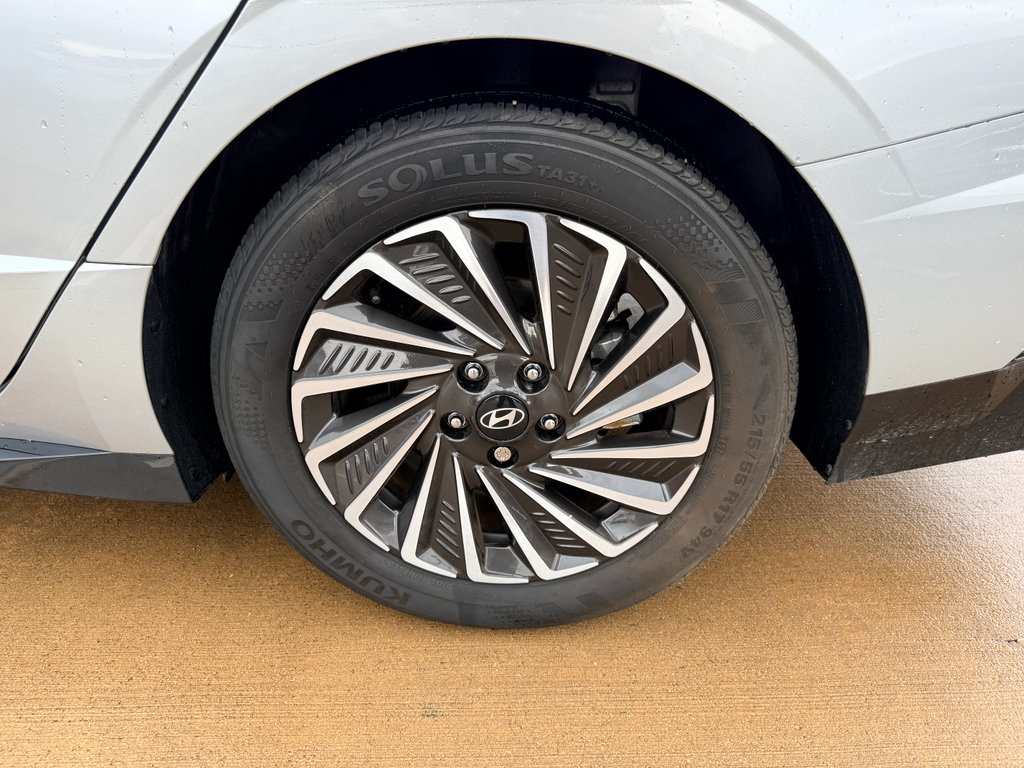 Used 2024 Hyundai Sonata Limited FWD image 29