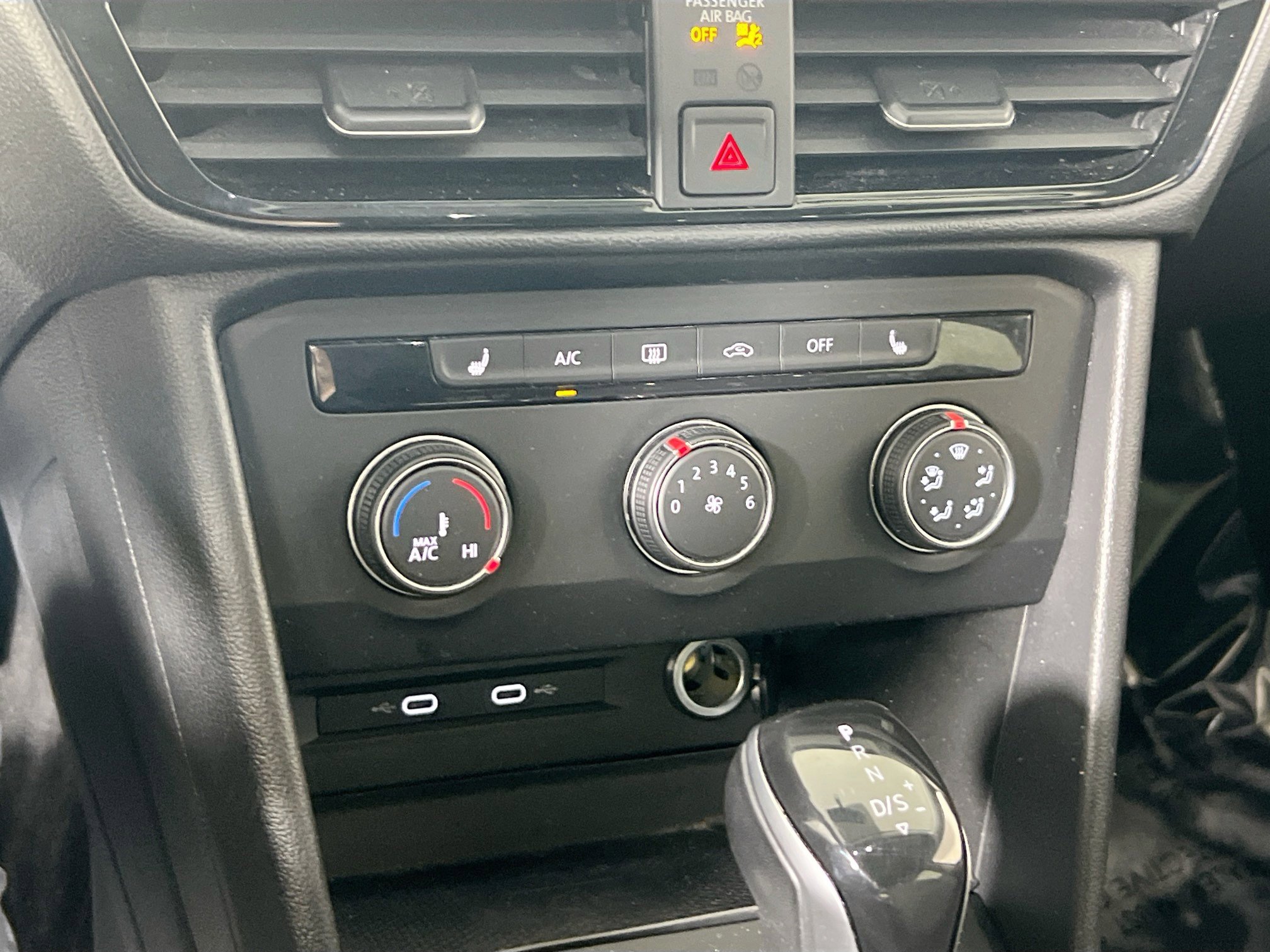 Used 2022 Volkswagen Taos SE image 15