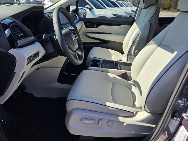 New 2026 Honda Odyssey Touring image 7