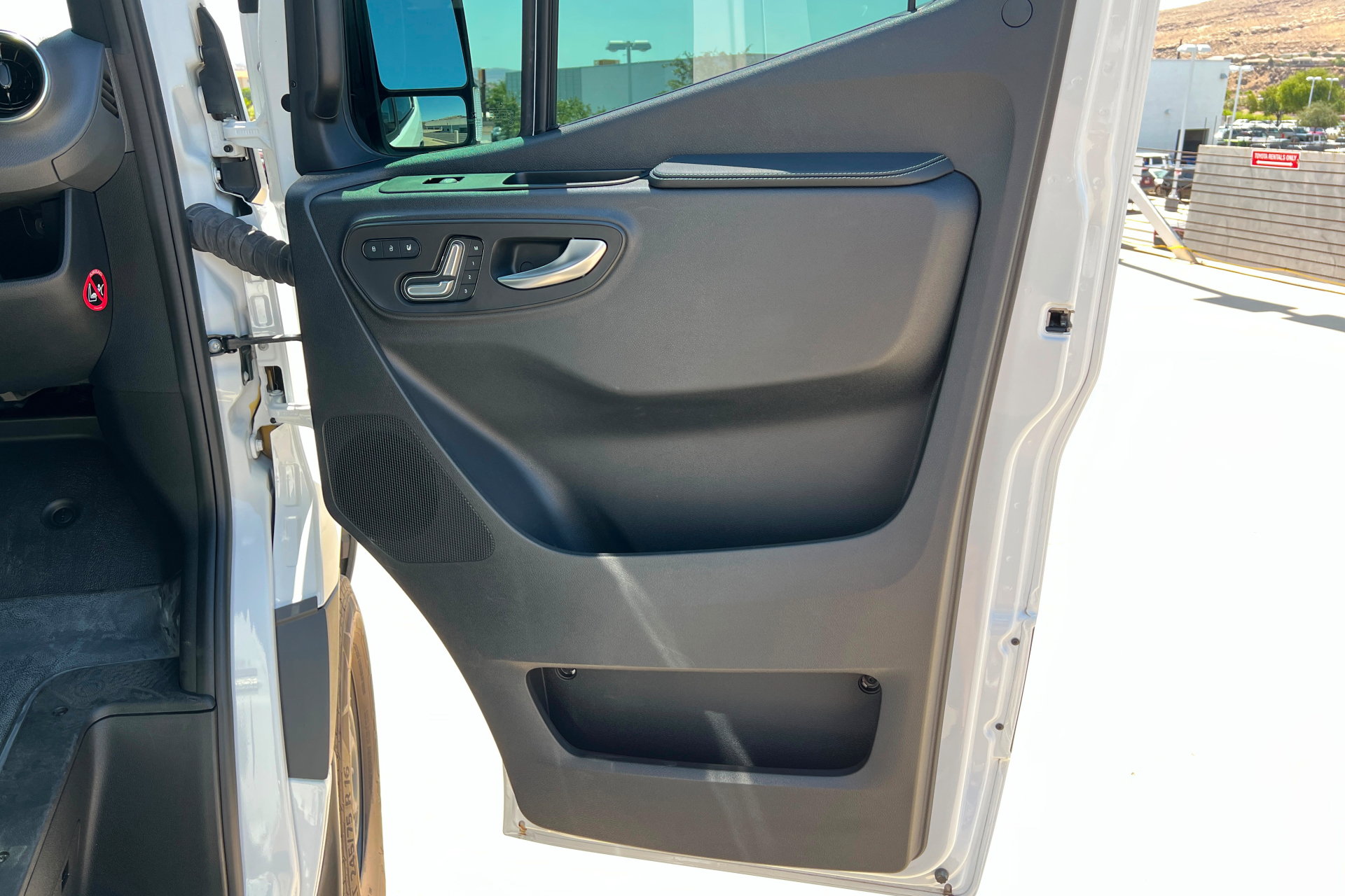 Used 2022 Mercedes-Benz Sprinter 2500 image 22