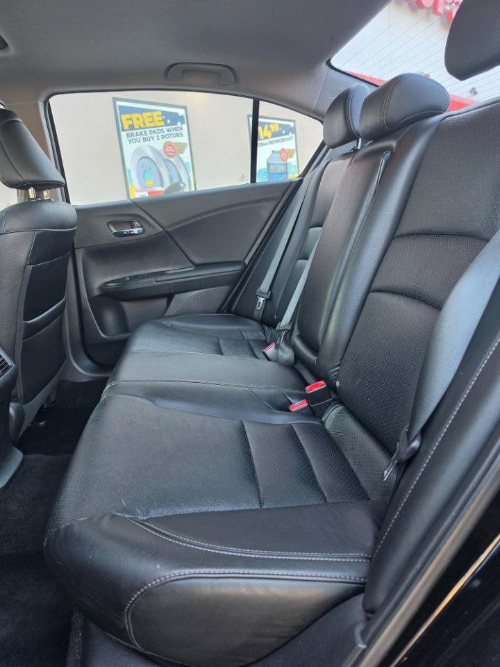 Used 2017 Honda Accord Touring image 10