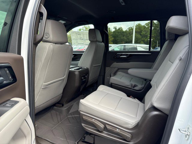 New 2026 Chevrolet Suburban LT w/ Comfort Package image 23