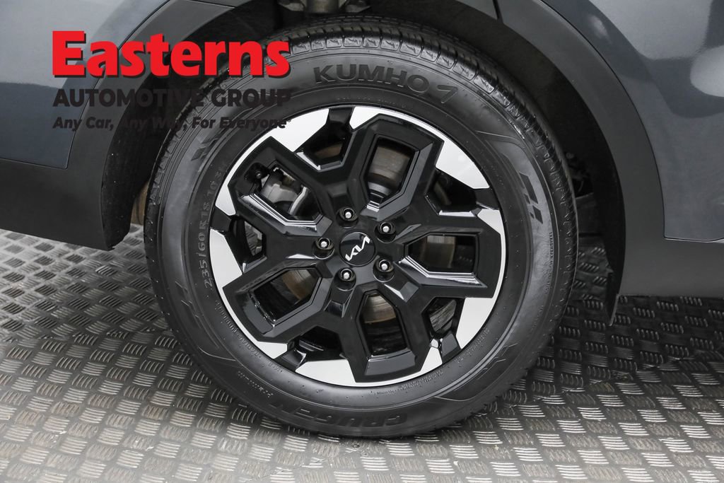 Used 2024 Kia Sorento S image 32