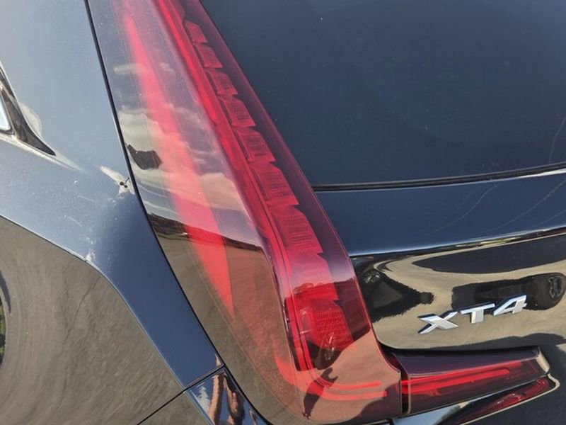 Certified 2025 Cadillac XT4 Premium Luxury image 11