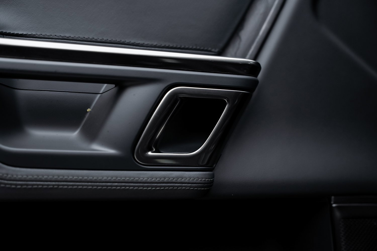 Used 2022 Rivian R1T Adventure image 47