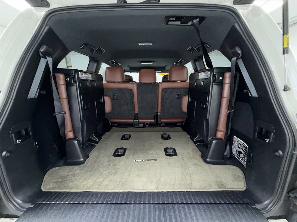 Used 2016 Toyota Land Cruiser AWD/4WD image 9