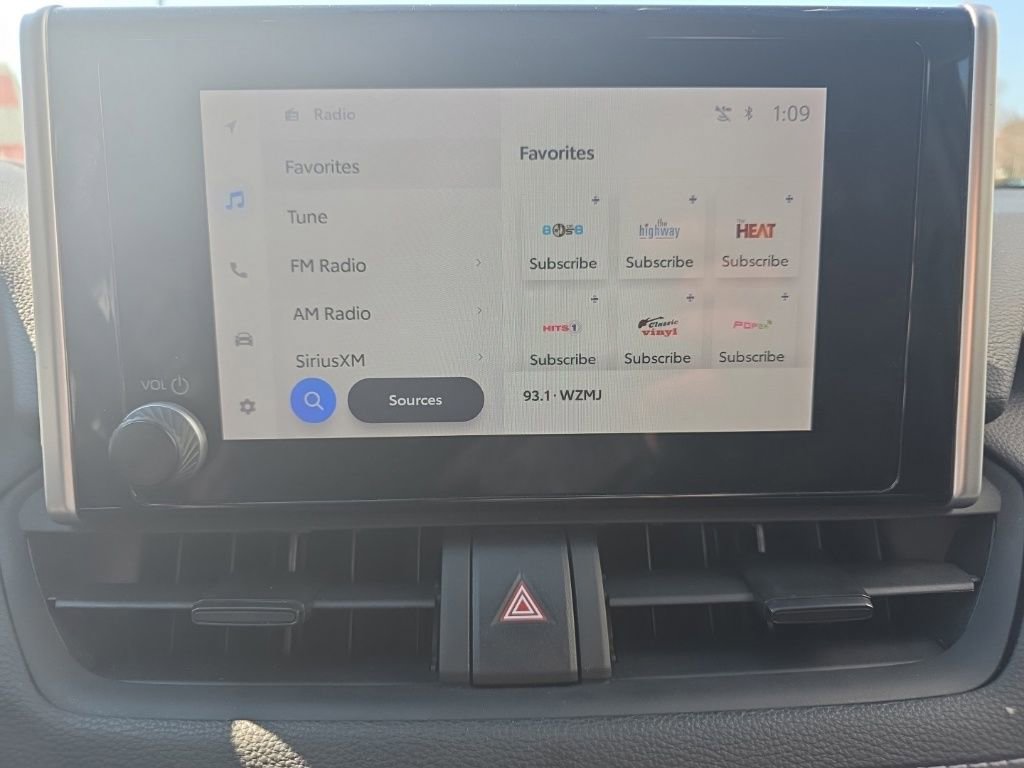 Used 2025 Toyota RAV4 LE image 28