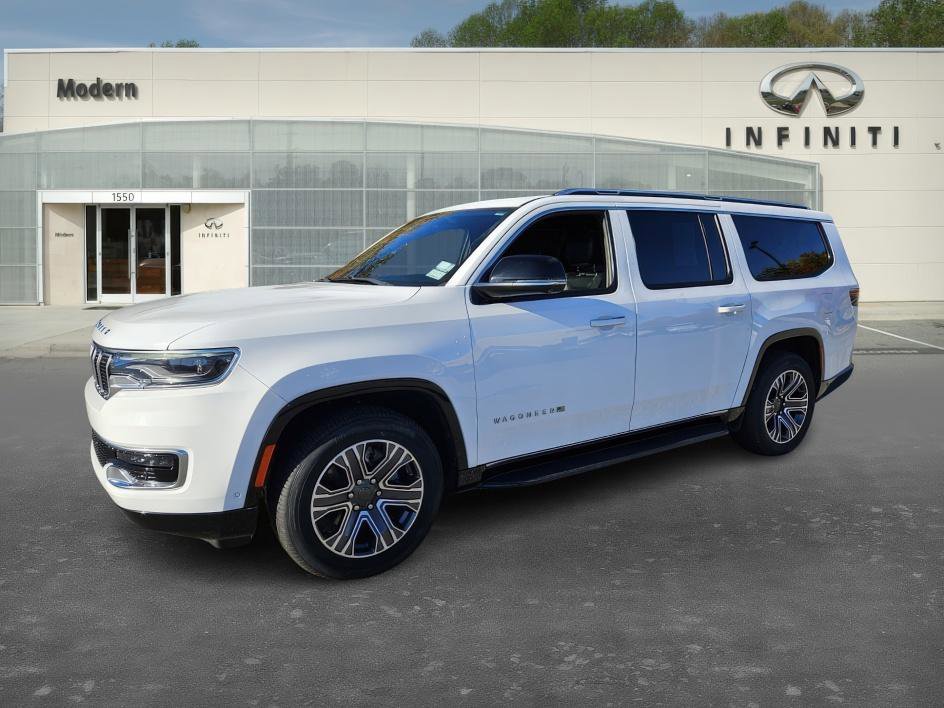 Used 2024 Jeep Wagoneer L 4WD w/ Premium Group I image 1