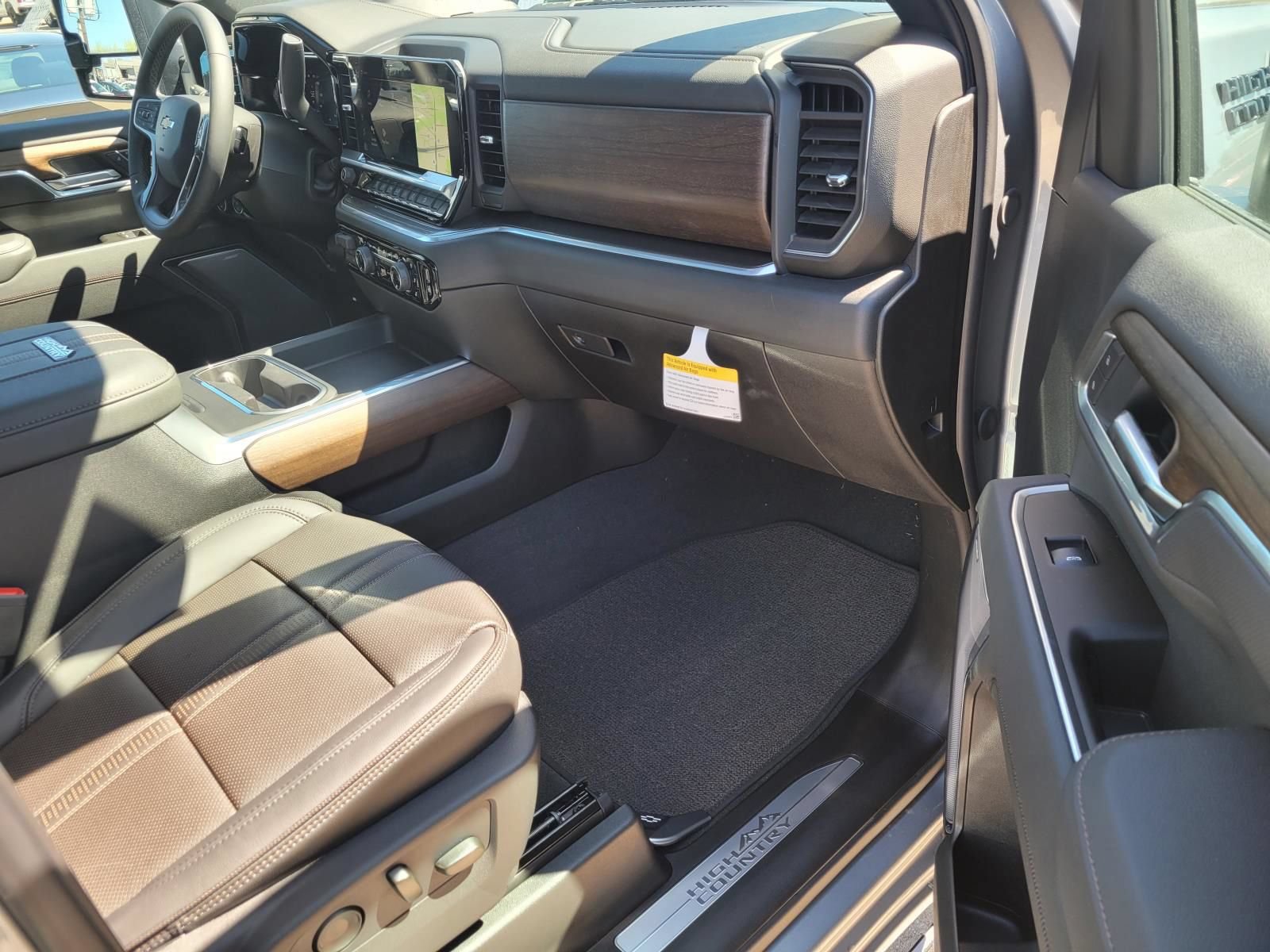 New 2026 Chevrolet Silverado 2500 High Country w/ High Country Premium Package AWD/4WD image 6