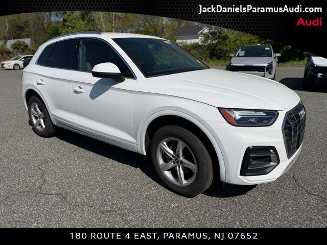 Used 2023 Audi Q5 2.0T Premium w/ Convenience Package image 3