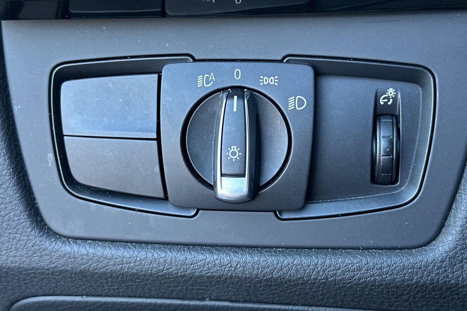 Used 2015 BMW M4 Convertible image 30