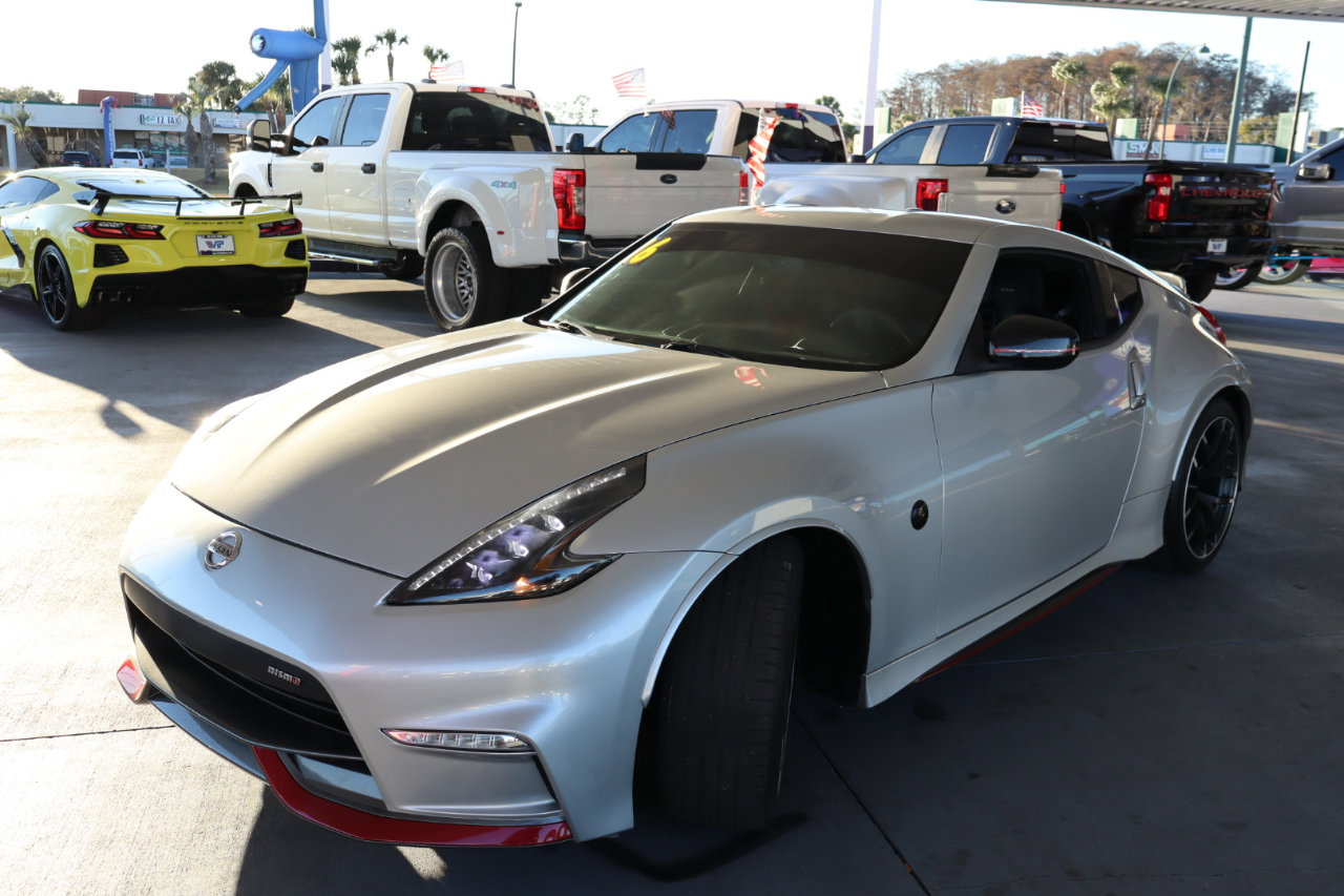 Used 2016 Nissan 370Z NISMO image 9