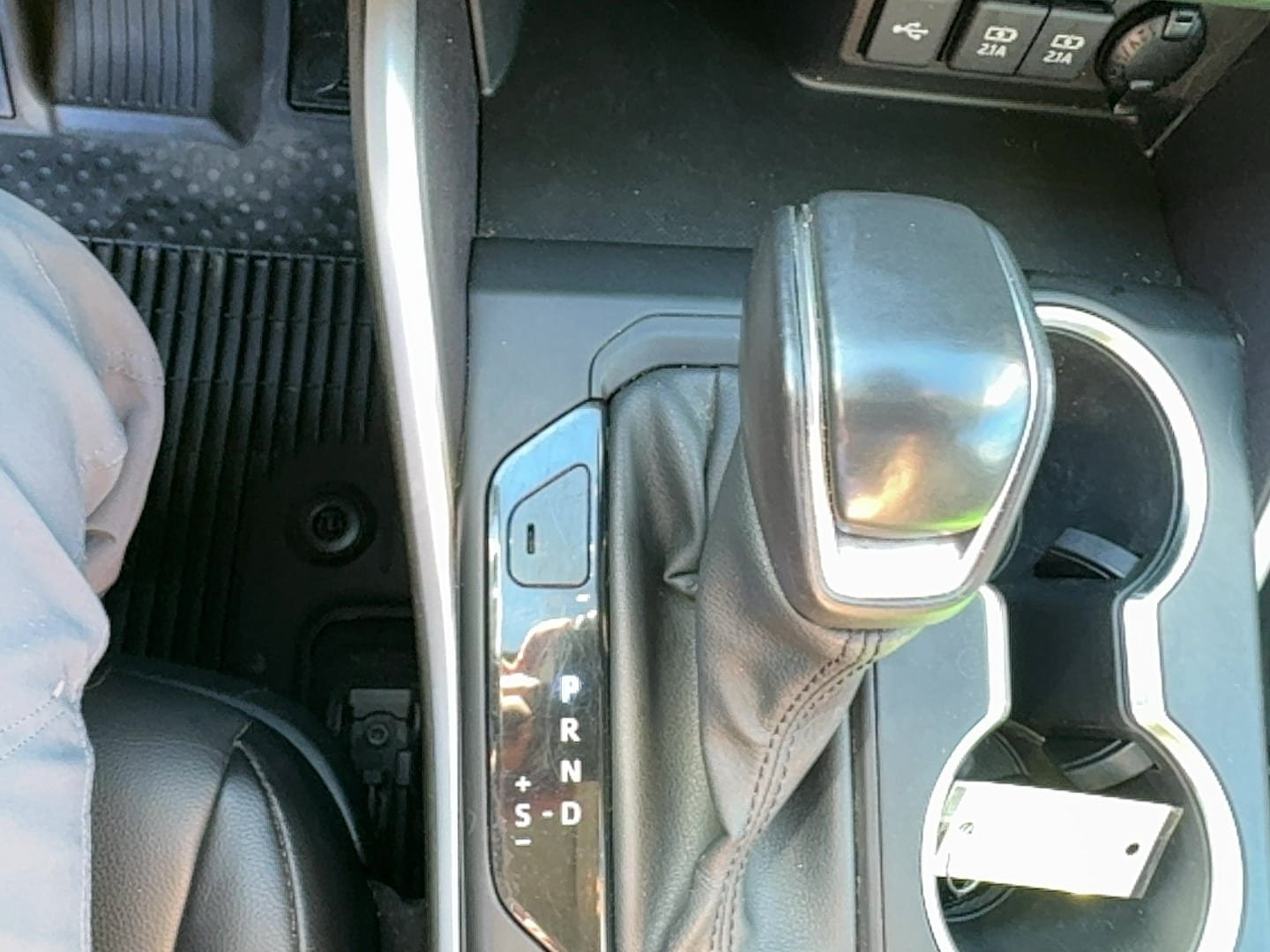 Used 2020 Toyota Highlander XLE AWD/4WD image 33
