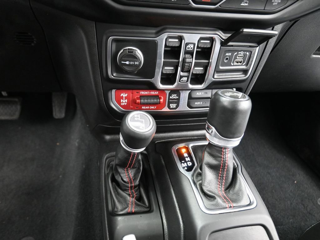 Used 2022 Jeep Wrangler Unlimited Rubicon w/ Cold Weather Group AWD/4WD image 14